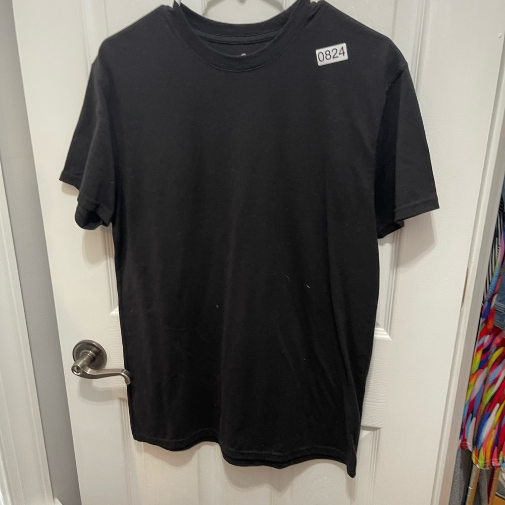 Hanes black T-shirt, large men’s